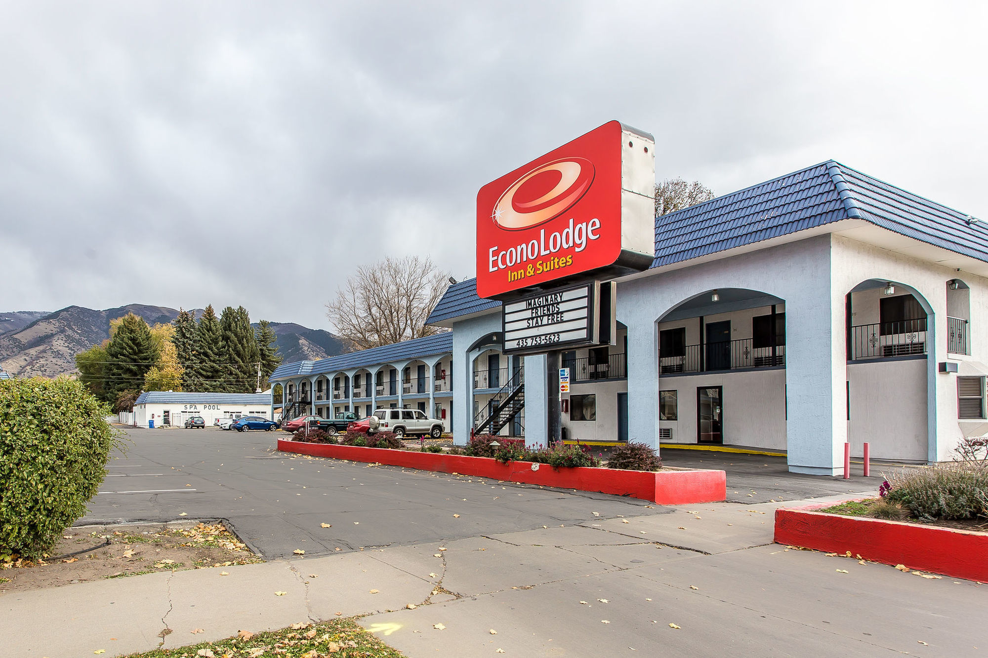 Econo Lodge Inn & Suites Logan Eksteriør billede