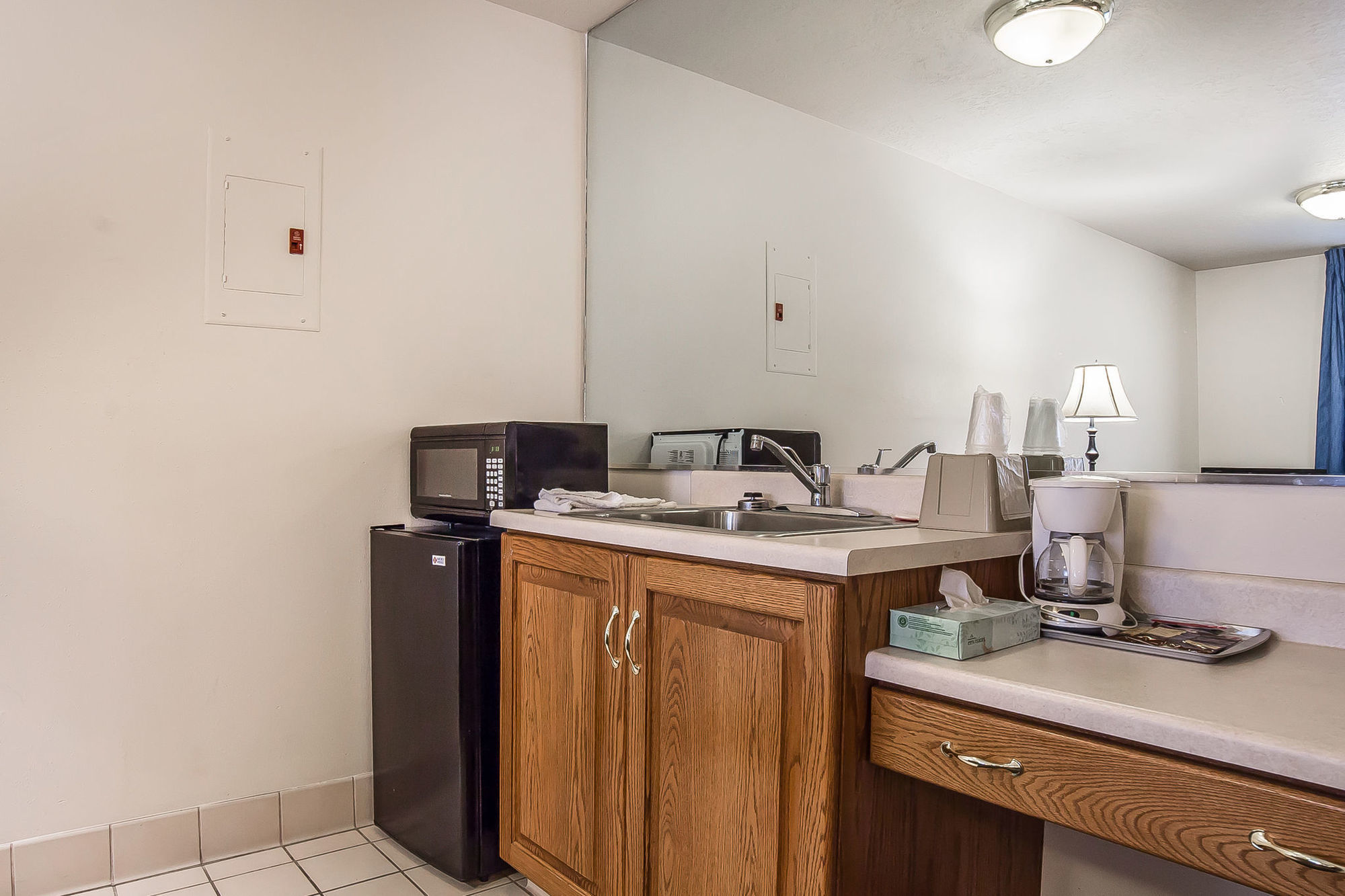Econo Lodge Inn & Suites Logan Værelse billede