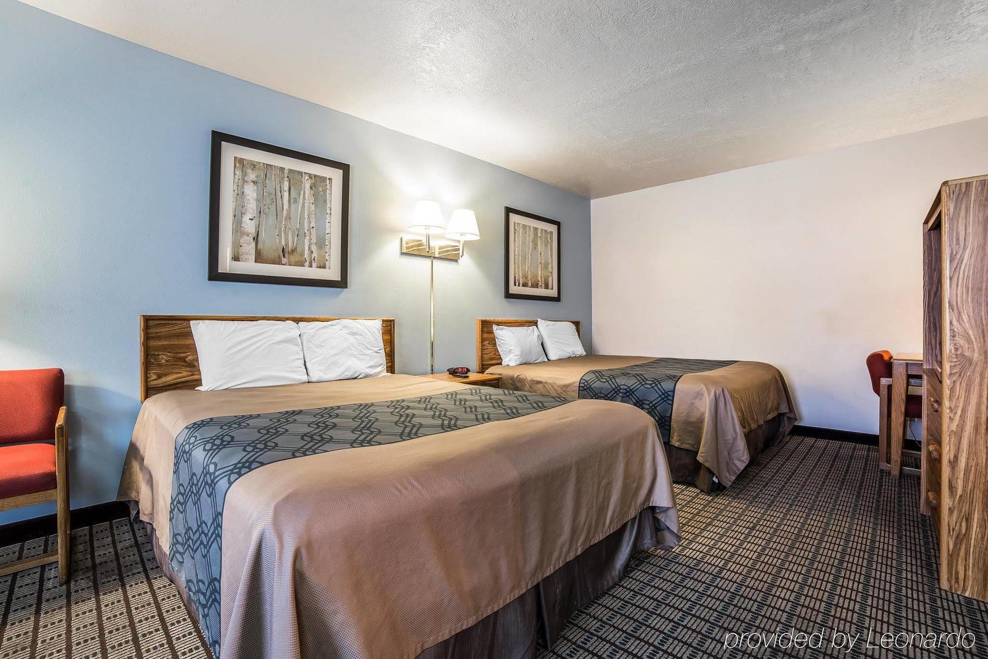 Econo Lodge Inn & Suites Logan Eksteriør billede