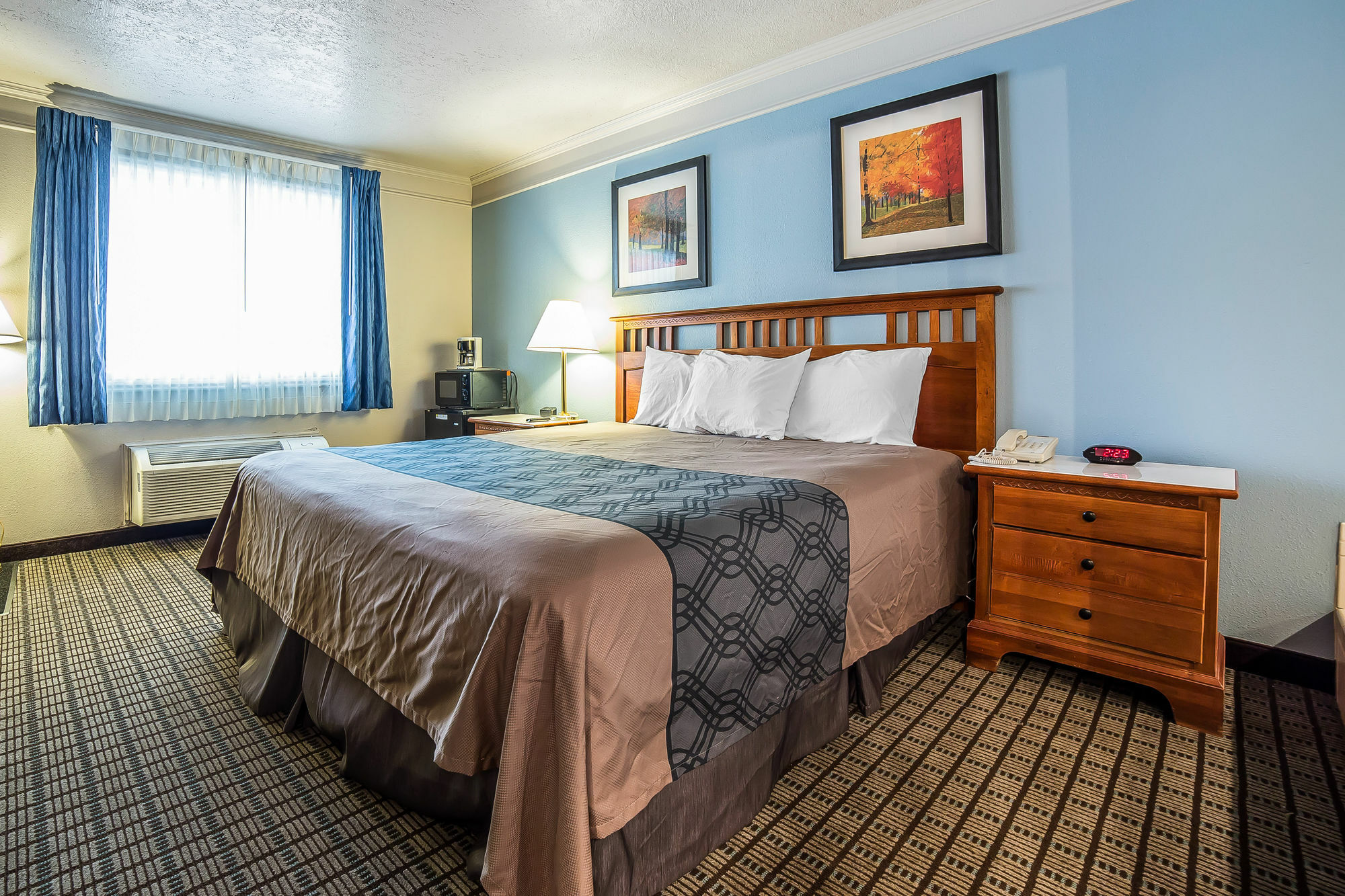 Econo Lodge Inn & Suites Logan Eksteriør billede