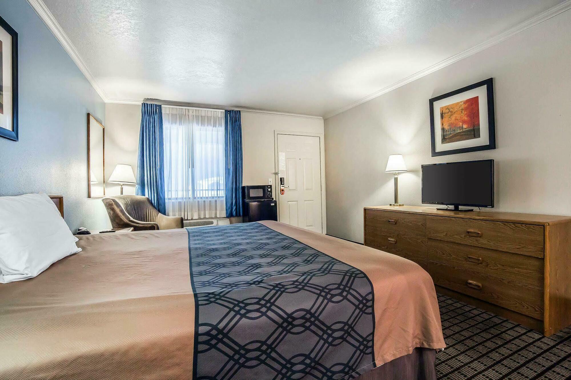 Econo Lodge Inn & Suites Logan Eksteriør billede